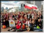 Caa ekipa w Darling Harbour. „Pozdrawiamy Australi!”